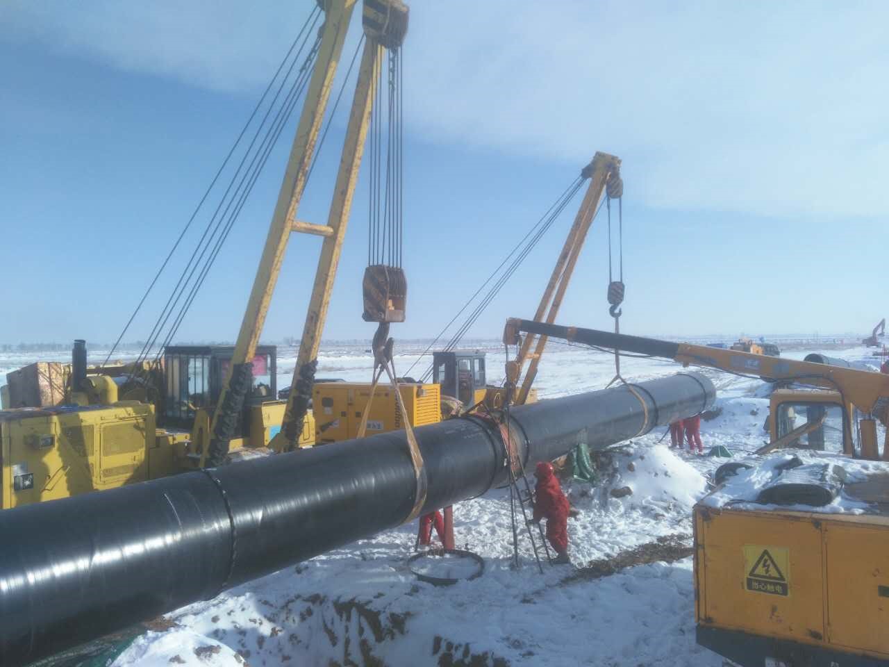 管道全位置全自動焊機施工現(xiàn)場