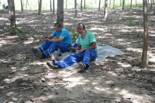 焊工掌握全自動(dòng)焊接工藝的場景