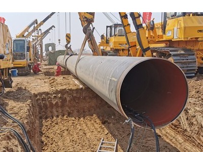 長(zhǎng)輸管道全自動(dòng)焊機(jī)