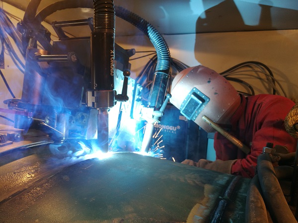 管道自動(dòng)焊接設(shè)備