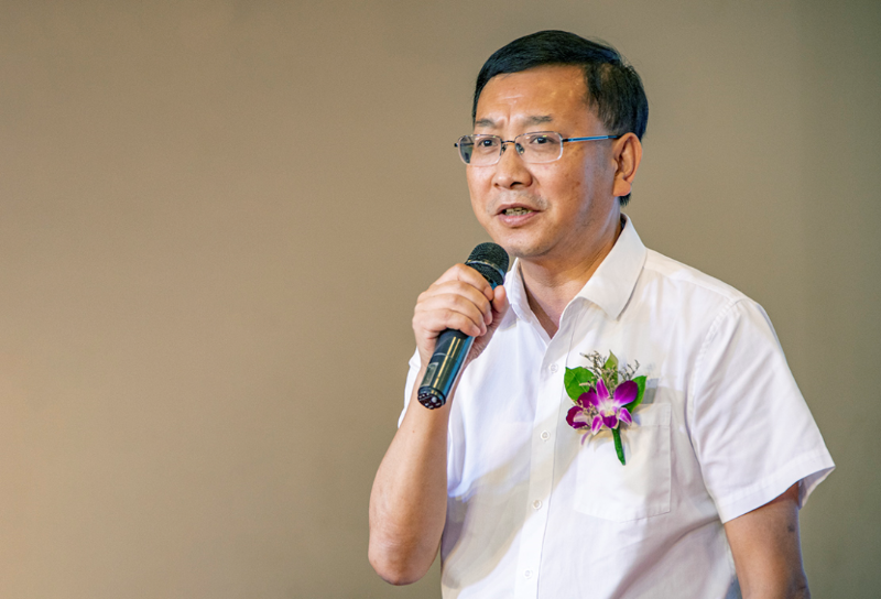 新任會(huì)長(zhǎng)何建波同志